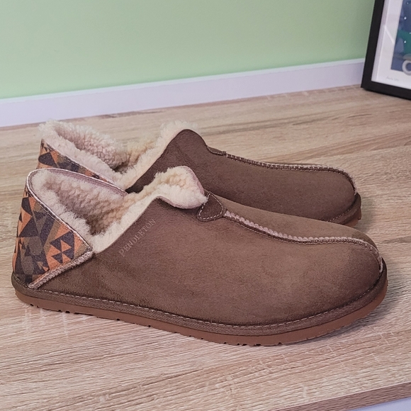 Pendleton Other - Pendelton Brown Suede Men's Slippers with Patterned Accent Sherpa 9